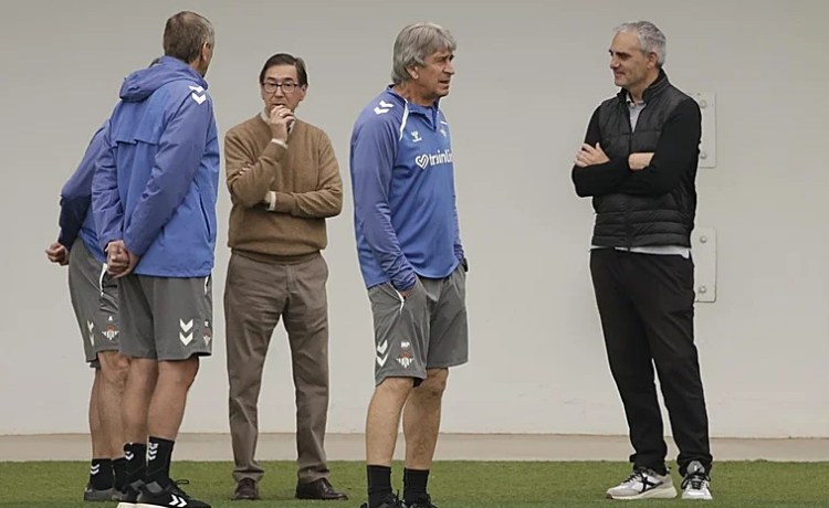 Pellegrini: «Lo importante es recuperar el nivel de juego y resultados para seguir vigente en las dos competiciones» Pellegrini: «Lo importante es recuperar el nivel de juego y resultados para seguir vigente en las dos competiciones»