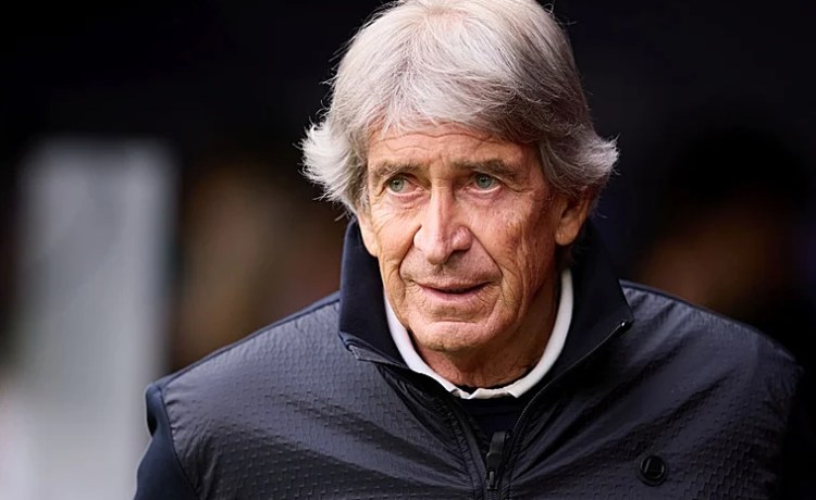El Betis cierra el debate sobre Pellegrini: «En todos los escenarios que manejamos para el año próximo es el entrenador» El Betis cierra el debate sobre Pellegrini: «En todos los escenarios que manejamos para el año próximo es el entrenador»