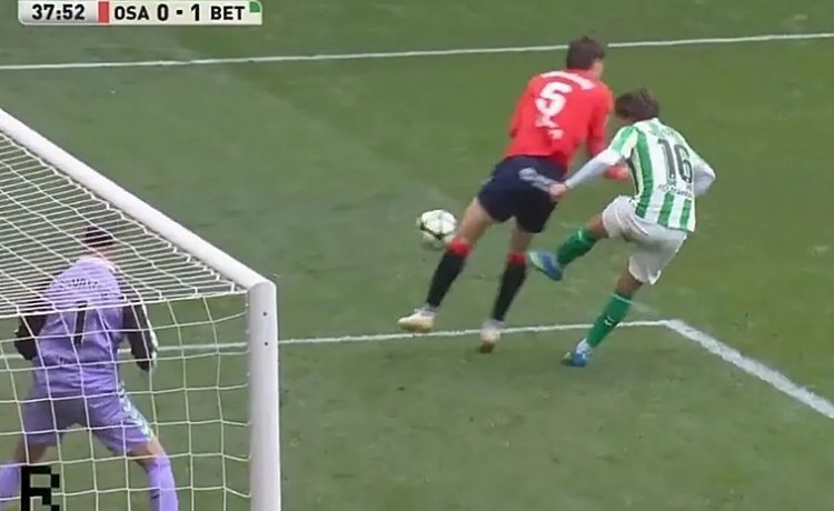 El CTA dice que lo de Valentín a Herrando es penalti: «El contacto es suficiente para provocar el derribo» El CTA dice que lo de Valentín a Herrando es penalti: «El contacto es suficiente para provocar el derribo»