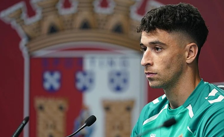 El Betis cuenta con cinco apercibidos y un sancionado antes del duelo con el Braga El Betis cuenta con cinco apercibidos y un sancionado antes del duelo con el Braga