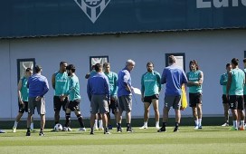 El Betis, con Isco, termina de preparar el histórico duelo ante el Sporting de Braga en la ciudad deportiva El Betis, con Isco, termina de preparar el histórico duelo ante el Sporting de Braga en la ciudad deportiva