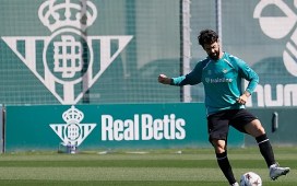 Pellegrini celebra la vuelta de Isco y avisa: «No queremos exigirlo más antes de tiempo» Pellegrini celebra la vuelta de Isco y avisa: «No queremos exigirlo más antes de tiempo»