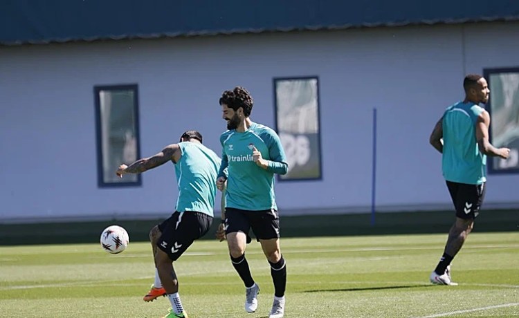 Isco entra en la convocatoria para el Betis – Braga Isco entra en la convocatoria para el Betis – Braga