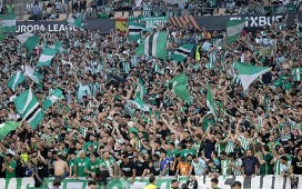 El Betis vuelve a fallar ante una afición que va de récord en récord El Betis vuelve a fallar ante una afición que va de récord en récord