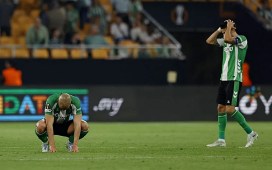 Las lágrimas de Bartra tras la eliminación ante el Braga: «Da más rabia porque lo teníamos en nuestras manos» Las lágrimas de Bartra tras la eliminación ante el Braga: «Da más rabia porque lo teníamos en nuestras manos»