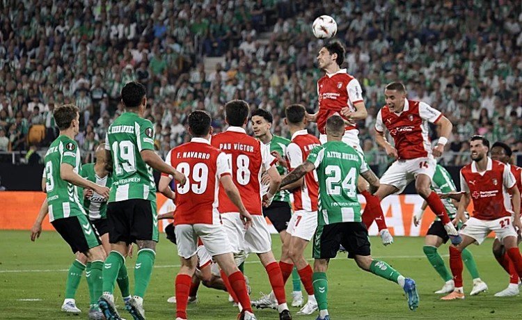 Se complica la lucha por la plaza extra de Champions; Alemania gana terreno a España Se complica la lucha por la plaza extra de Champions; Alemania gana terreno a España