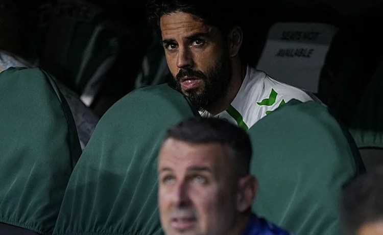 Isco: de sufrir la eliminación europea en el banquillo a asidero del beticismo de cara al final liguero Isco: de sufrir la eliminación europea en el banquillo a asidero del beticismo de cara al final liguero