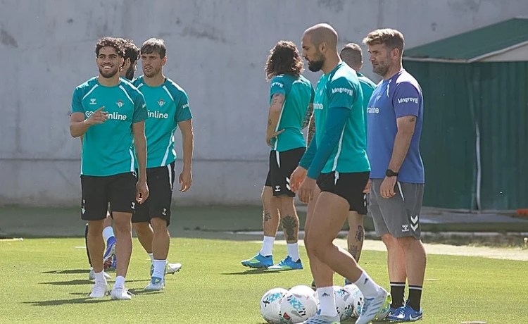 Alineaciones probables del Girona – Betis de LaLiga EA Sports 2025-2026: onces y banquillo de suplentes Alineaciones probables del Girona – Betis de LaLiga EA Sports 2025-2026: onces y banquillo de suplentes