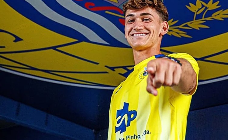 Mateo Flores no cumple la cláusula para ser comprado automáticamente por el Arouca Mateo Flores no cumple la cláusula para ser comprado automáticamente por el Arouca