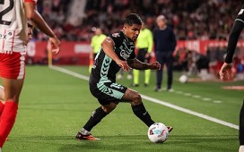 Cucho Hernández fue sustituido al descanso del Girona – Betis por molestias en la rodilla Cucho Hernández fue sustituido al descanso del Girona – Betis por molestias en la rodilla