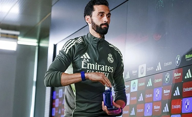 Arbeloa confirma a Vinicius y elogia a Pellegrini: «Le tengo el máximo respeto y cariño» Arbeloa confirma a Vinicius y elogia a Pellegrini: «Le tengo el máximo respeto y cariño»