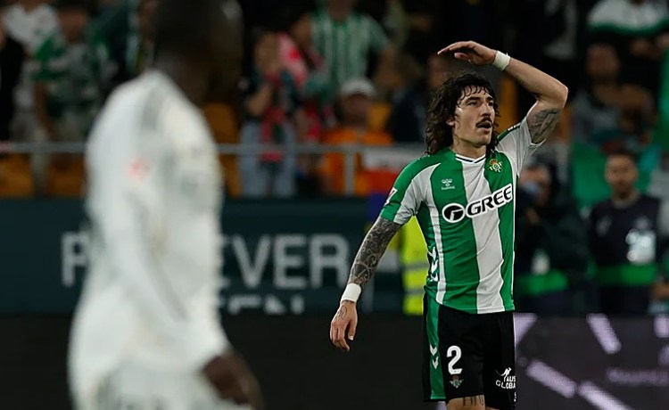 Bellerín, tras el Real Betis – Real Madrid: «No tener los tres puntos me parece injusto» Bellerín, tras el Real Betis – Real Madrid: «No tener los tres puntos me parece injusto»