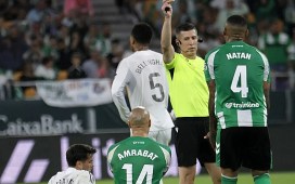 Soto Grado y González Fuertes no contentaron a nadie en el Real Betis – Real Madrid: partido lleno de polémica arbitral Soto Grado y González Fuertes no contentaron a nadie en el Real Betis – Real Madrid: partido lleno de polémica arbitral