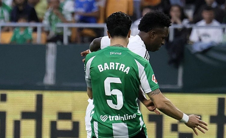 El Betis anuncia cuáles son los resultados de las pruebas médicas a Bartra El Betis anuncia cuáles son los resultados de las pruebas médicas a Bartra