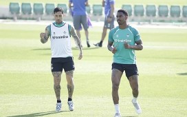 Bartra y Ortiz, las únicas bajas en la última sesión del Betis antes de recibir al Oviedo Bartra y Ortiz, las únicas bajas en la última sesión del Betis antes de recibir al Oviedo