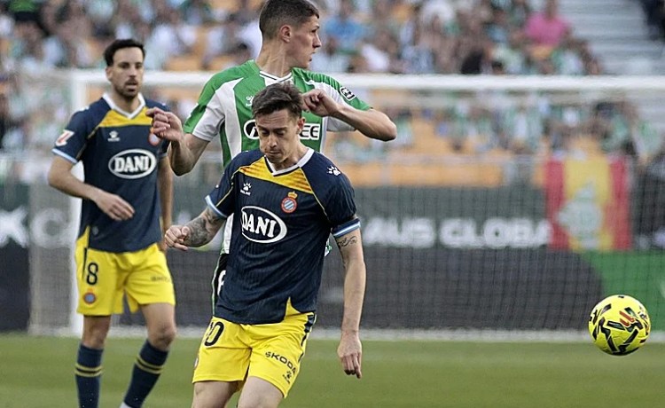 En Portugal anuncian que el Betis reduce el precio de salida de Altimira En Portugal anuncian que el Betis reduce el precio de salida de Altimira