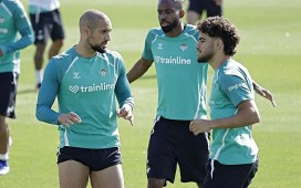 Bakambu, ausencia en el entrenamiento del Betis de este jueves Bakambu, ausencia en el entrenamiento del Betis de este jueves