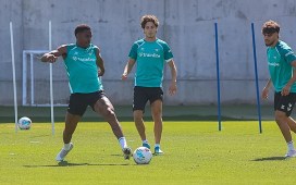 Junior, novedad en la convocatoria del Betis para viajar a San Sebastián Junior, novedad en la convocatoria del Betis para viajar a San Sebastián