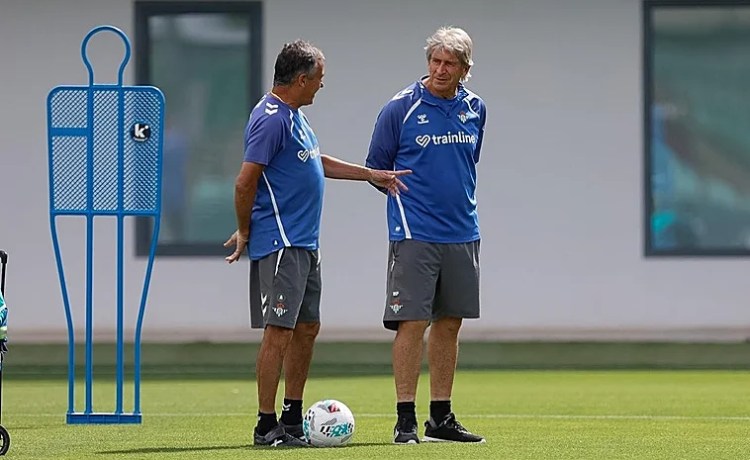 Pellegrini: «Habría que revisar a lo mejor las críticas más que la planificación» Pellegrini: «Habría que revisar a lo mejor las críticas más que la planificación»
