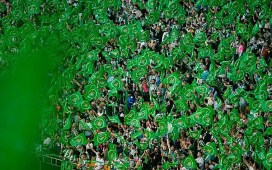 Llamamiento del Betis para que toda la afición vaya de verdiblanco a la Cartuja contra el Elche Llamamiento del Betis para que toda la afición vaya de verdiblanco a la Cartuja contra el Elche