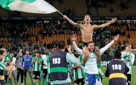 El fútbol es celebrar éxitos, el Betis y Pellegrini lo hacen casi cada año El fútbol es celebrar éxitos, el Betis y Pellegrini lo hacen casi cada año