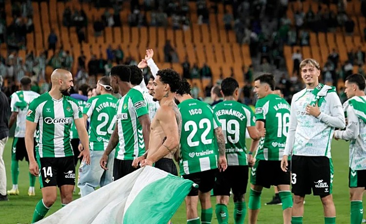 El Betis proyecta una planificación «responsable» en Champions con Pellegrini y Fajardo El Betis proyecta una planificación «responsable» en Champions con Pellegrini y Fajardo