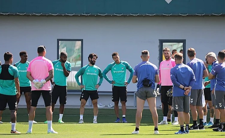 Alineaciones probables del Barcelona – Betis de LaLiga EA Sports: onces y banquillo de suplentes Alineaciones probables del Barcelona – Betis de LaLiga EA Sports: onces y banquillo de suplentes