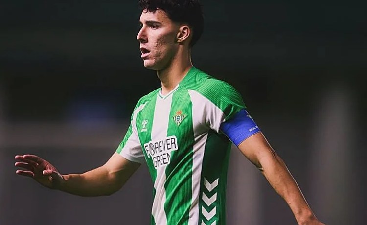 Pablo Busto, novedad en la lista de un Betis que viajará mañana para jugar ante el Barcelona Pablo Busto, novedad en la lista de un Betis que viajará mañana para jugar ante el Barcelona