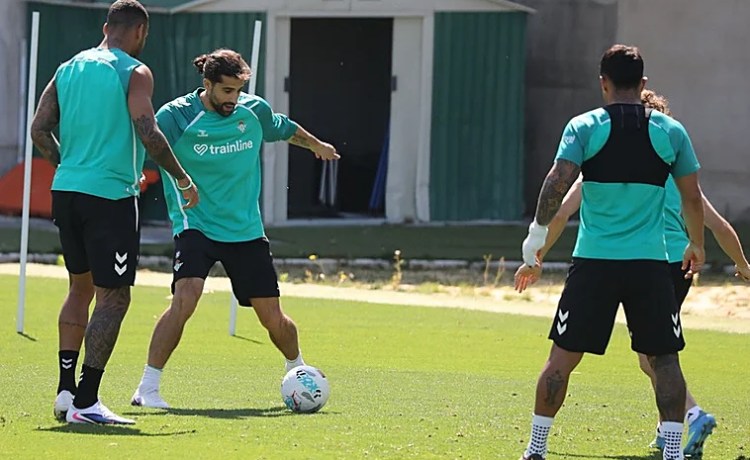El Betis felicita a Ricardo por su presencia en el Mundial El Betis felicita a Ricardo por su presencia en el Mundial