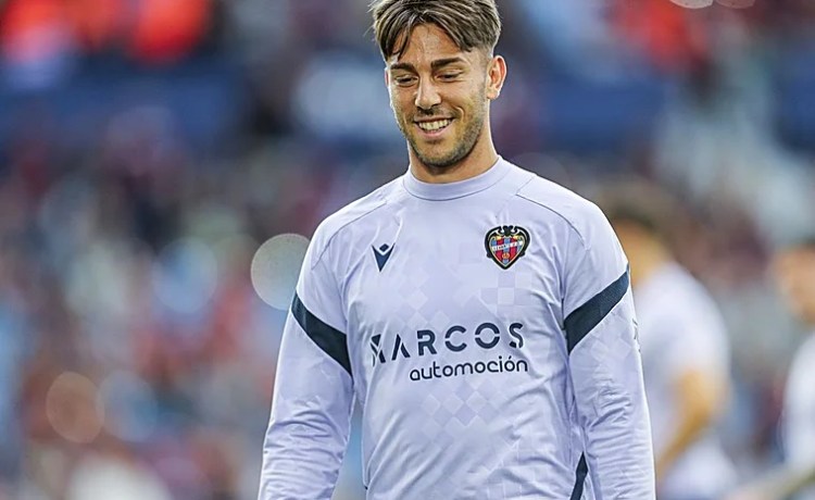Iker Losada, antes del Betis – Levante: «Tengo los mensajes de Isco de cuando meto goles» Iker Losada, antes del Betis – Levante: «Tengo los mensajes de Isco de cuando meto goles»