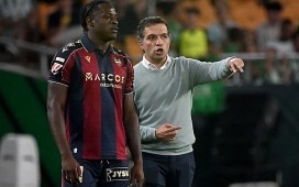 Luis Castro: «Lo que ha hecho el Betis, jugar con todos sus titulares, es lo que debería pasar siempre» Luis Castro: «Lo que ha hecho el Betis, jugar con todos sus titulares, es lo que debería pasar siempre»