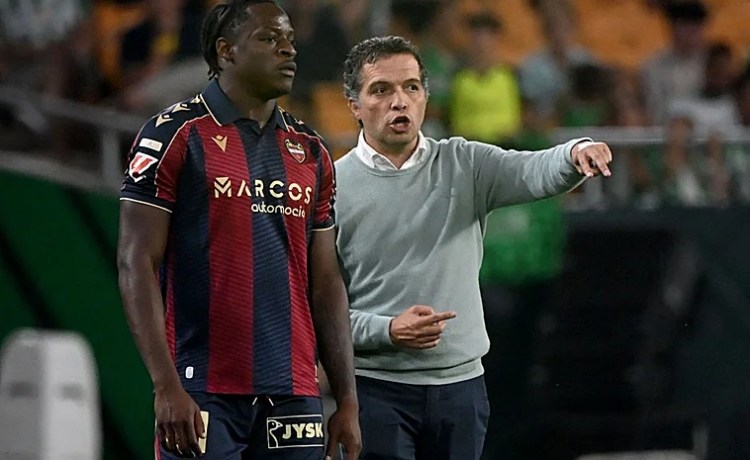 Luis Castro: «Lo que ha hecho el Betis, jugar con todos sus titulares, es lo que debería pasar siempre» Luis Castro: «Lo que ha hecho el Betis, jugar con todos sus titulares, es lo que debería pasar siempre»