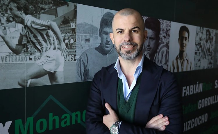 El Betis busca laterales para las dos bandas con un perfil claro, que tengan largo recorrido El Betis busca laterales para las dos bandas con un perfil claro, que tengan largo recorrido