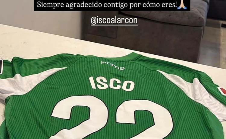 Isco y su deseo hacia Larrubia y el Málaga: «Ojalá nos veamos el año que viene en Primera» Isco y su deseo hacia Larrubia y el Málaga: «Ojalá nos veamos el año que viene en Primera»