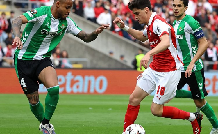 Postura firme del Betis ante la insistencia de contactos entre Deco y el agente de Natan Postura firme del Betis ante la insistencia de contactos entre Deco y el agente de Natan