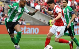 Postura firme del Betis ante la insistencia de contactos entre Deco y el agente de Natan Postura firme del Betis ante la insistencia de contactos entre Deco y el agente de Natan