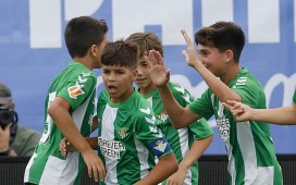 El Betis sigue con paso firme y se enfrentará al Real Madrid en las semifinales de LaLiga Futures El Betis sigue con paso firme y se enfrentará al Real Madrid en las semifinales de LaLiga Futures