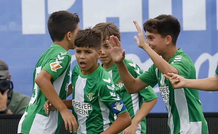 El Betis sigue con paso firme y se cuela en las semifinales de LaLiga Futures El Betis sigue con paso firme y se cuela en las semifinales de LaLiga Futures
