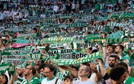 El Betis cambia la forma de pagar el abono: el mensaje que recibirás en tu móvil para renovar El Betis cambia la forma de pagar el abono: el mensaje que recibirás en tu móvil para renovar