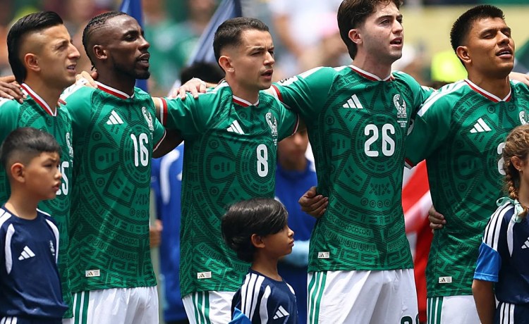 Fidalgo, tras su debut con México en un Mundial: «Mucha gente puede que no lo entienda, pero es un honor defender esta camiseta» Fidalgo, tras su debut con México en un Mundial: «Mucha gente puede que no lo entienda, pero es un honor defender esta camiseta»