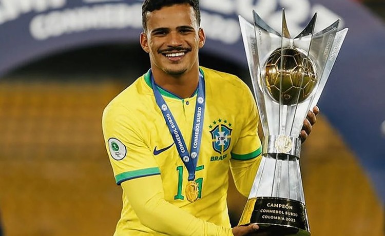 El Como negocia con Kaiki, objetivo del Betis, tras alcanzar un acuerdo con el Cruzeiro El Como negocia con Kaiki, objetivo del Betis, tras alcanzar un acuerdo con el Cruzeiro