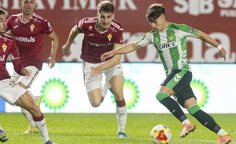 Ángel Ortiz se machaca en las instalaciones del Extremadura antes de un verano de decisiones Ángel Ortiz se machaca en las instalaciones del Extremadura antes de un verano de decisiones