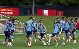 El mensaje del Betis en el debut de España en el Mundial: «Hoy arranca el camino hacia la segunda estrella» El mensaje del Betis en el debut de España en el Mundial: «Hoy arranca el camino hacia la segunda estrella»