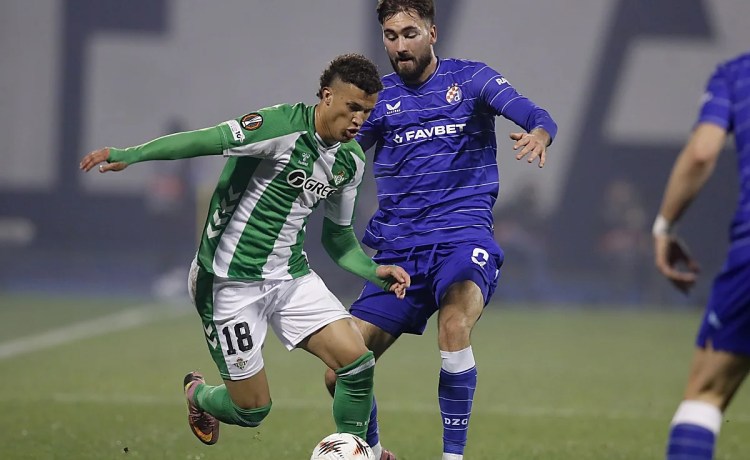 El Betis espera una oferta inminente del Vasco da Gama por Deossa El Betis espera una oferta inminente del Vasco da Gama por Deossa
