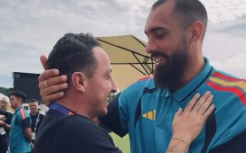 El reencuentro de Guardado y Borja Iglesias en el Mundial: «Te lo mereces todo» El reencuentro de Guardado y Borja Iglesias en el Mundial: «Te lo mereces todo»