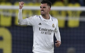 El Betis prepara los escenarios en la partida de cartas por Dani Ceballos El Betis prepara los escenarios en la partida de cartas por Dani Ceballos