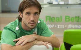 Verdú: «Cuando estaba en el aeropuerto para firmar por el Betis nos llamó Monchi y nos dijo que fuéramos al Sevilla» Verdú: «Cuando estaba en el aeropuerto para firmar por el Betis nos llamó Monchi y nos dijo que fuéramos al Sevilla»