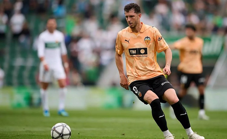 Guido Rodríguez se encamina a seguir en el Valencia Guido Rodríguez se encamina a seguir en el Valencia