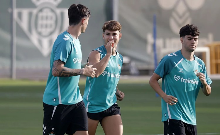 Ortiz vuelve al trabajo en la ciudad deportiva del Betis una semana antes de iniciar la pretemporada Ortiz vuelve al trabajo en la ciudad deportiva del Betis una semana antes de iniciar la pretemporada
