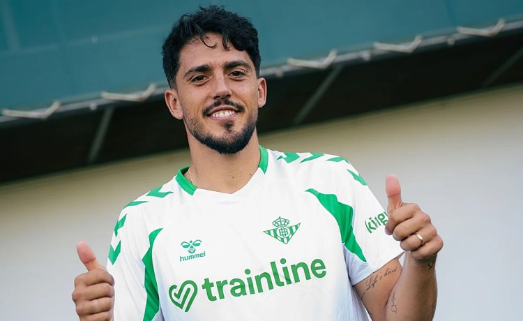 El Betis se reencuentra en la ciudad deportiva para los reconocimientos médicos El Betis se reencuentra en la ciudad deportiva para los reconocimientos médicos